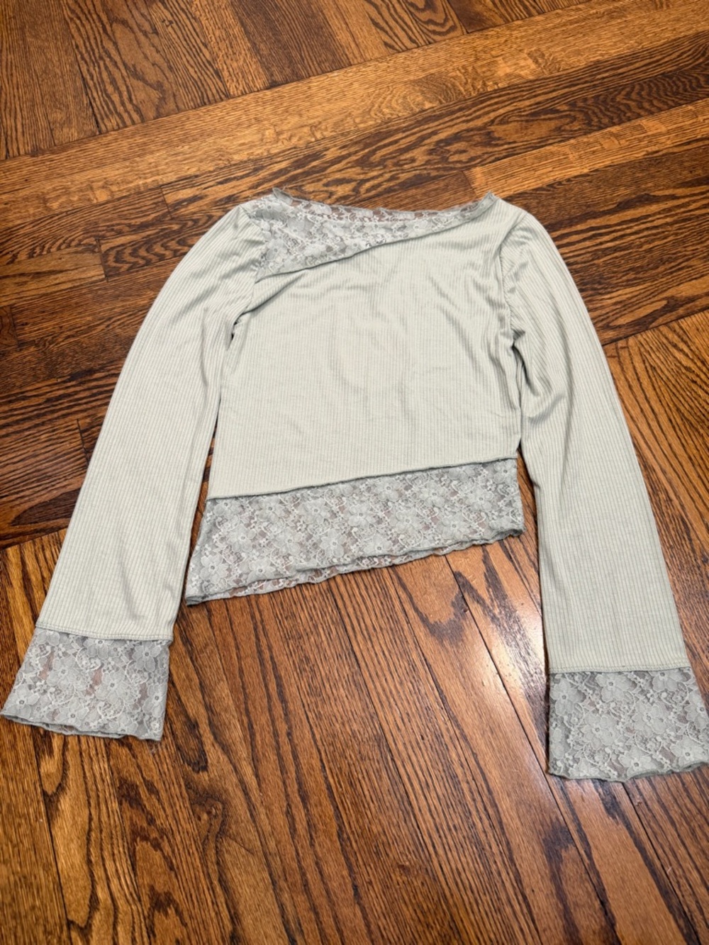 Lace-Trim Ribbed Long Sleeve Top in Sage Green
